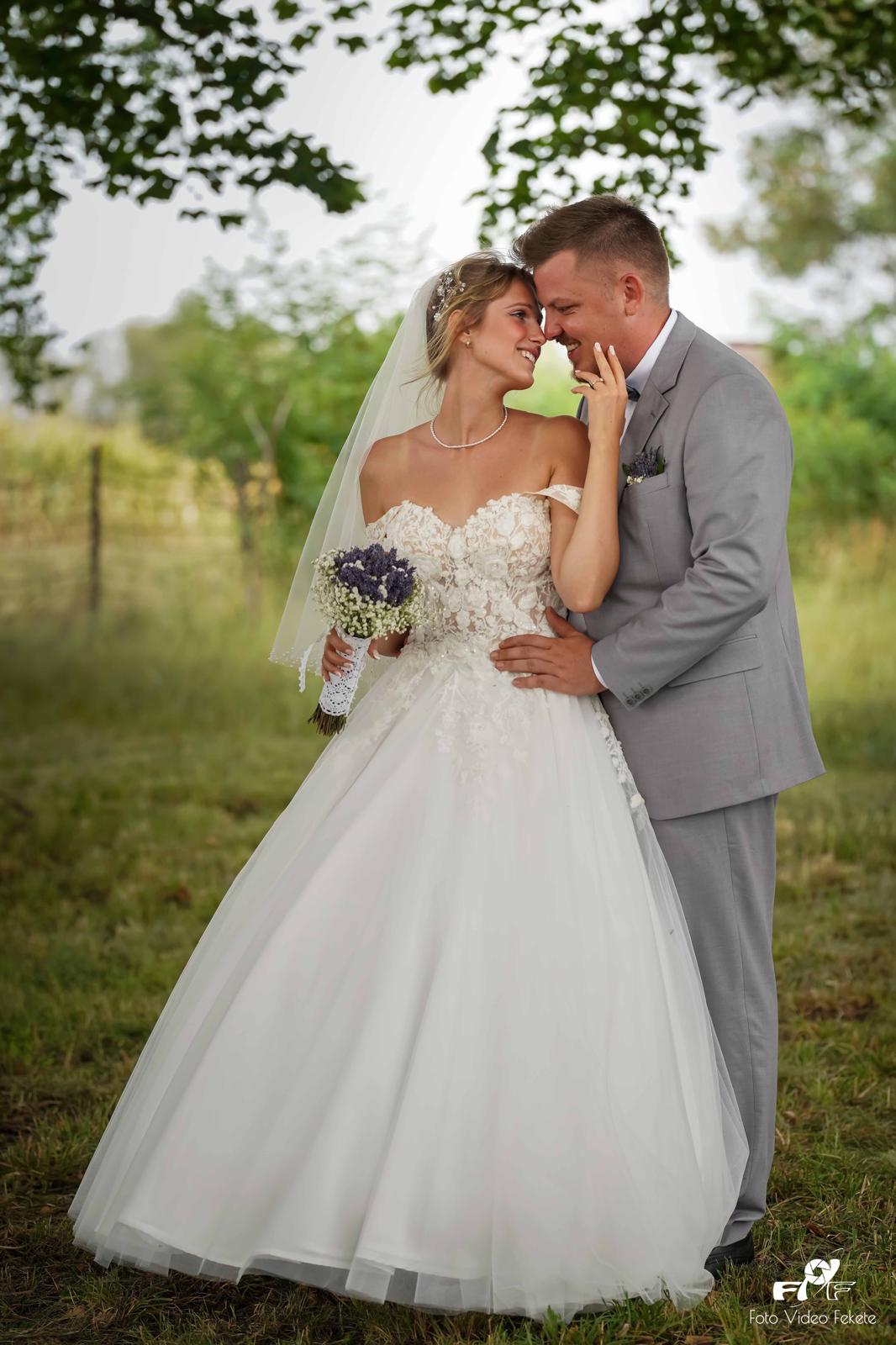 Dorottya tavaszi esküvője