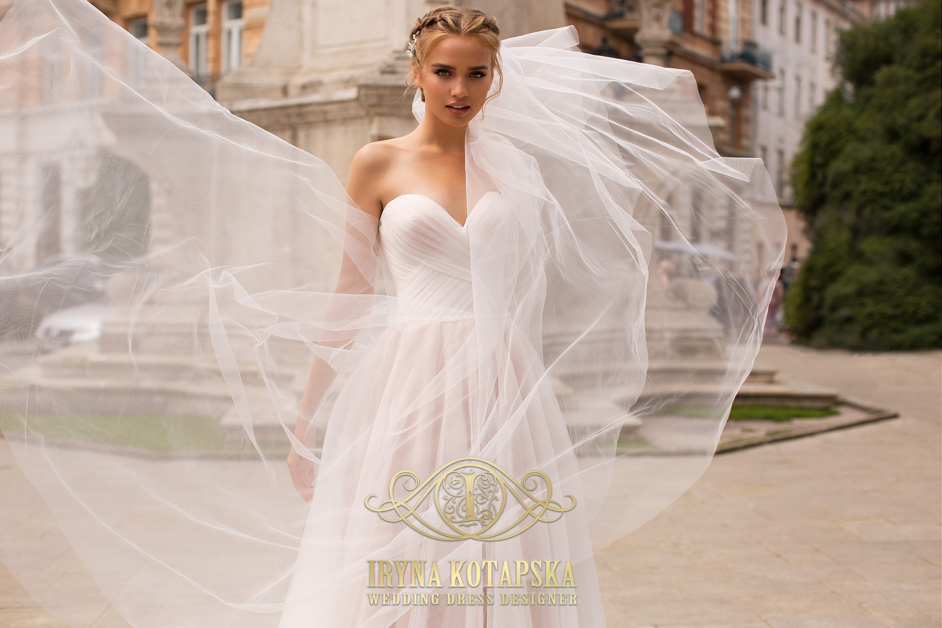 10% kedvezmény keringőruha‑kölcsönzésre áprilisban – csak az Elite Szalonban!