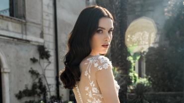 Kastélyban tartandó esküvőre milyen menyasszonyi ruhát érdemes választani?