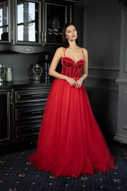 Scarlet menyecske ruha