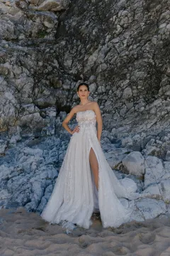 Menyasszonyi ruha Andrea M 01