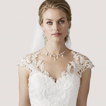 Lilly 3913