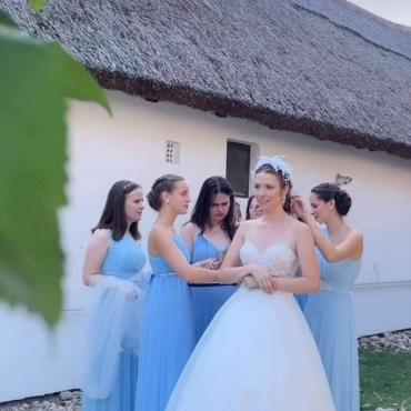 Zsófi koszorúslányai körében