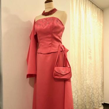 Korall színű vállpánt nélküli estélyi